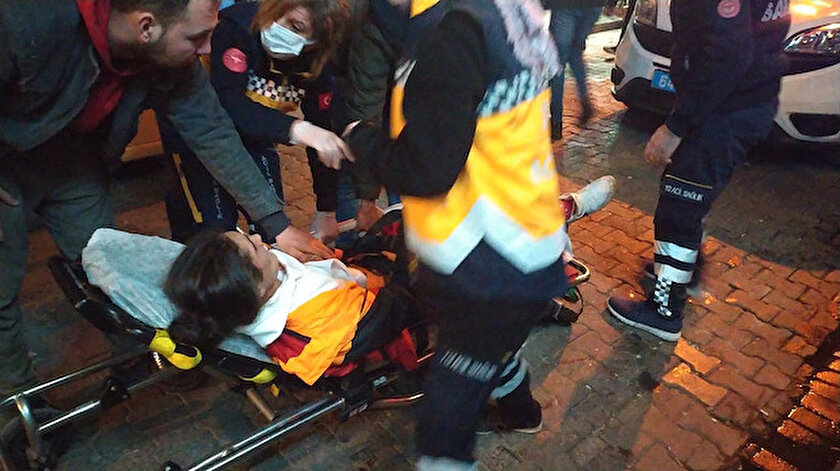 Derbi sevinci kana bulandı: Uşakta iki kişi bıçaklandı