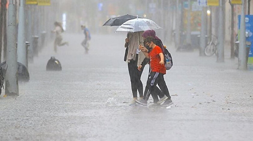 yarin hava durumu nasil olacak istanbul a sari uyari kuvvetli yagis bekleniyor yeni safak