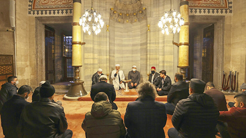 Sezai Karakoç’a dua 