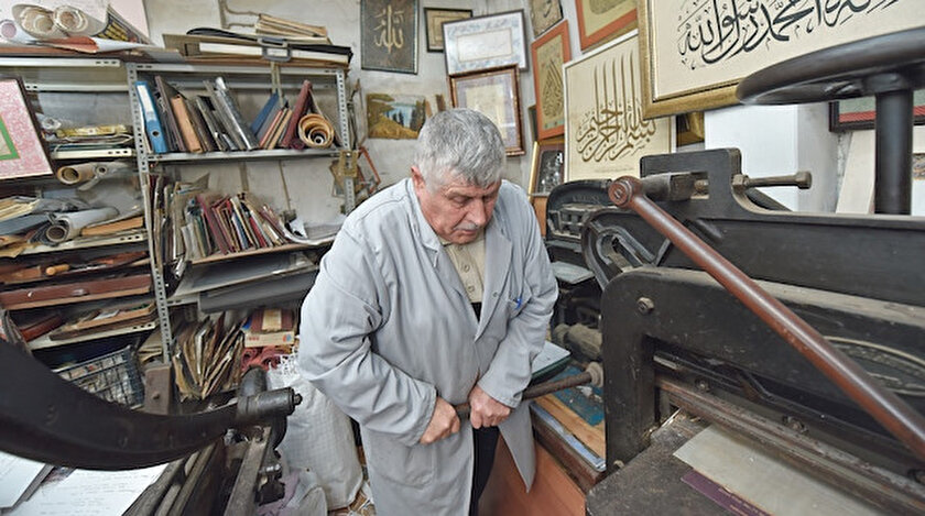 Yıpranmış kitapların yüzünü güldüren usta: Rafet Güngör