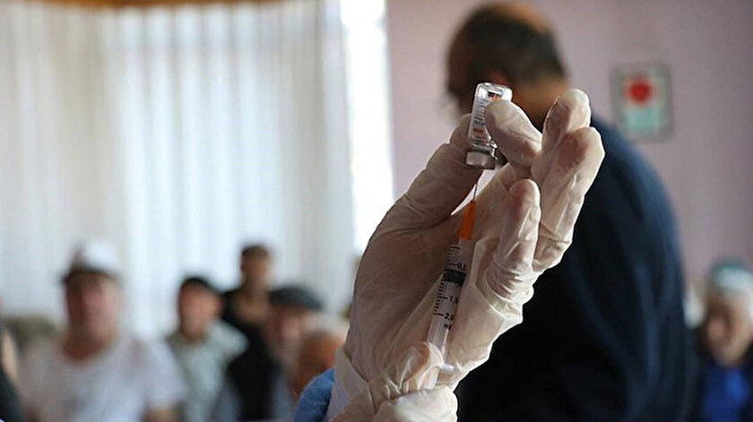 Bilim Kurulu Üyesi Özlüden aşı yaptırmayanlara uyarı: Büyük risk altındalar