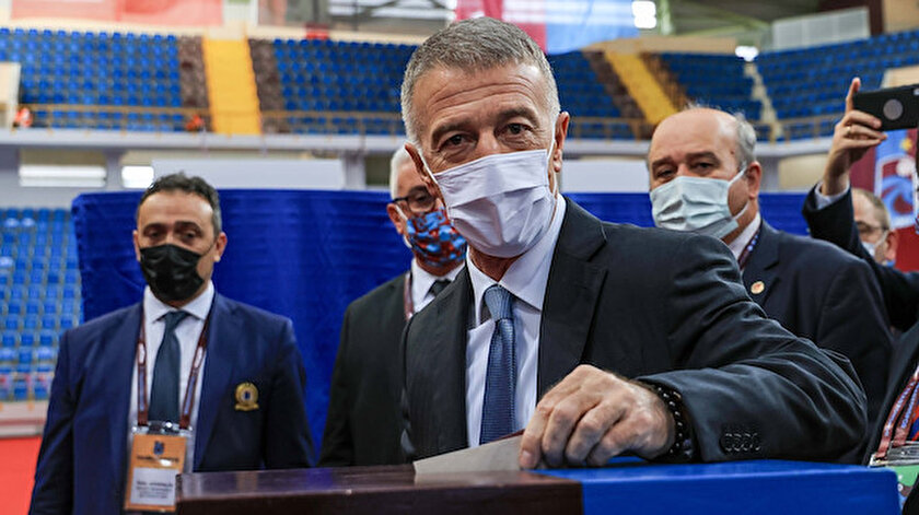 Trabzonsporda Ahmet Ağaoğlu yeniden başkan seçildi