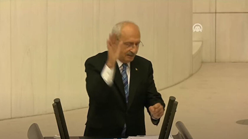 Kemal Kılıçdaroğlundan Meclisi karıştıran el hareketi: Oturuma ara verildi