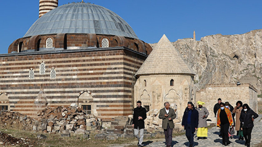 Gana Büyükelçisi Francisca Ashietey-Odunton Büyükşehir’in kursiyerleriyle bir araya geldi
