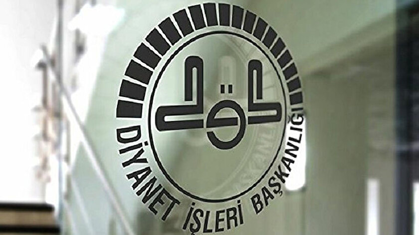 Sözcü gazetesi yazarı Saygı Öztürkün zorla kitap satışı iddiasına Diyanetten yalanlama: Gönüllülük esasına göre hareket edilmektedir