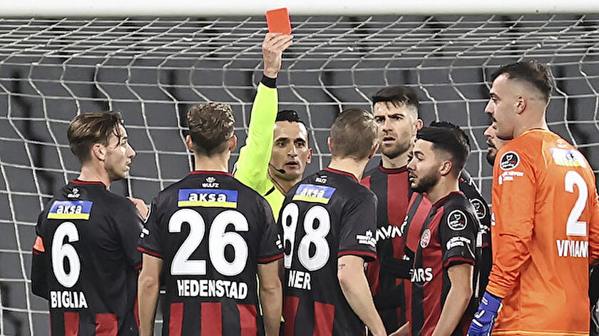 Caner Erkin ve hakem Erkan Özdamar arasında ne oldu?