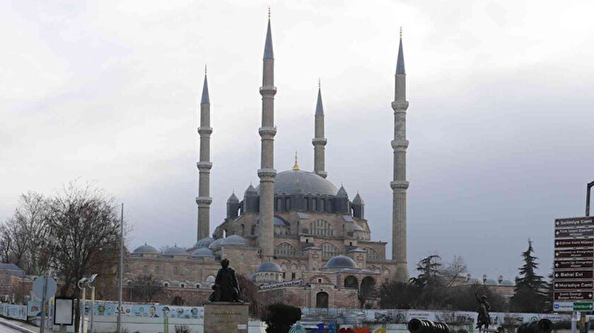 Selimiye Camisine Mimar Sinandan ilham alınarak alttan ısıtma sistemi kurulacak