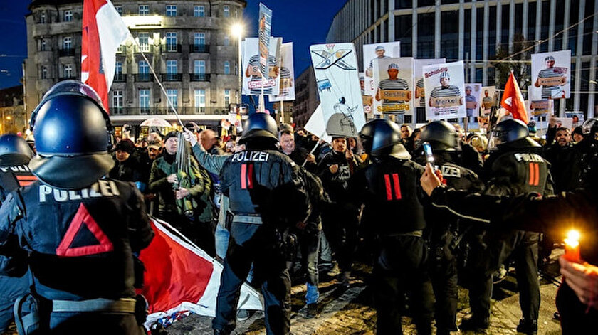 Almanya’da koronavirüs önlemlerine karşı eylem