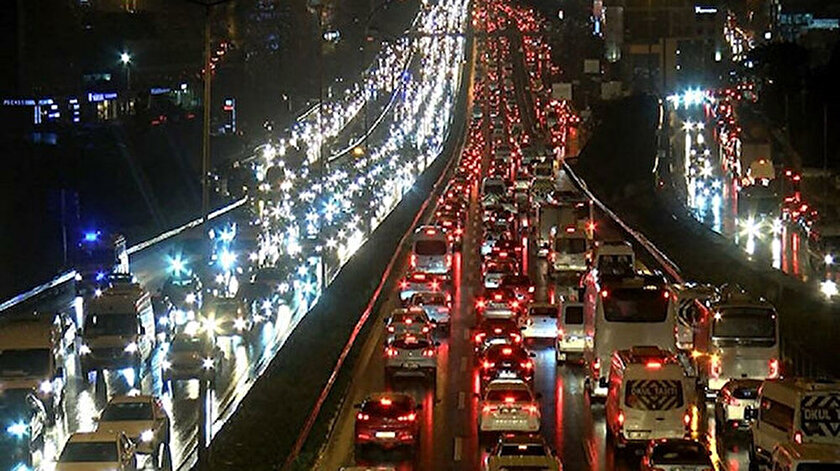 İstanbul trafiğinde yeni yıl yoğunluğu: Yüzde 65lere ulaştı