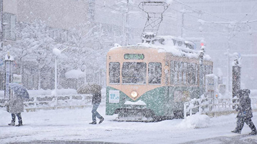 Japonya’da yoğun kar yağışı 525 kişiyi hastanelik etti