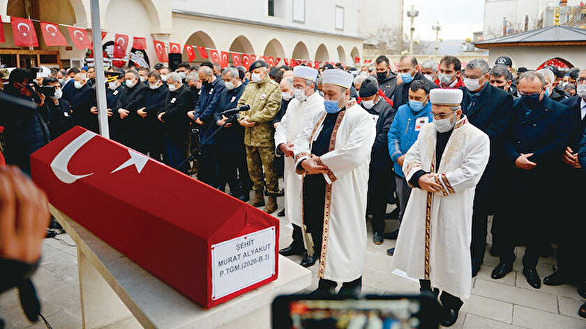 Şehitlerimizi yüreğimize gömdük: Cenaze namazını ağabeyi kıldırdı, Şanlıurfa 3 şehit