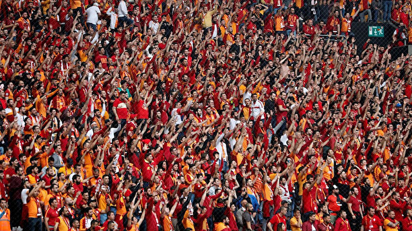 Galatasarayda büyük pişmanlık: Önce gitsin dediler şimdi kalsaydı diyorlar