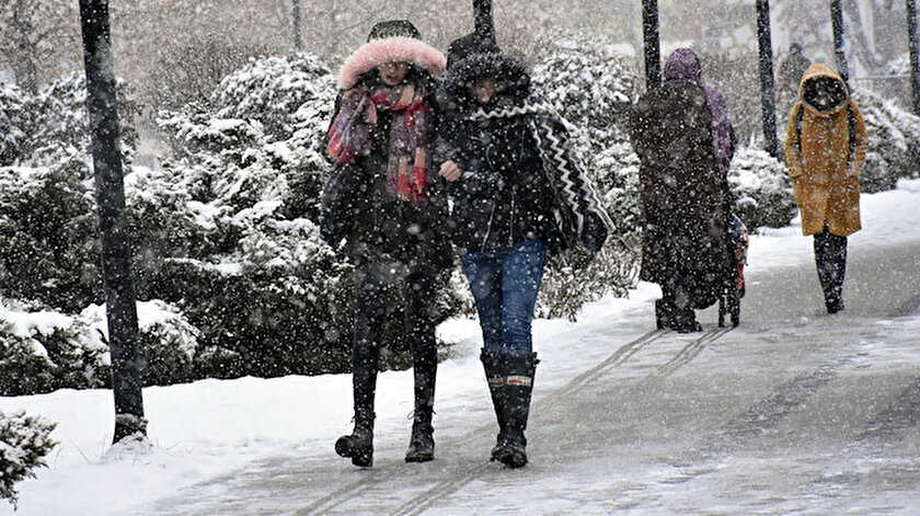 Sıcaklıklar düşecek: İstanbul ve Ankaraya kar geliyor
