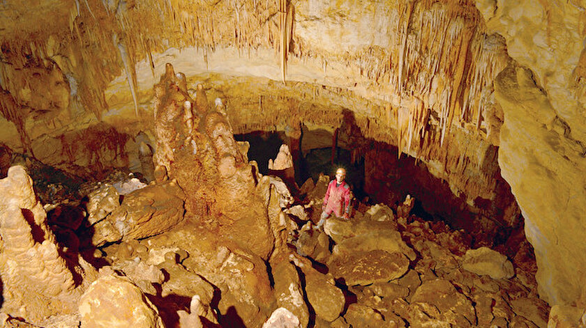 ​Başakşehirdeki Yarımburgaz Mağarasında tarihi keşif: Yeni galerilere ulaşıldı