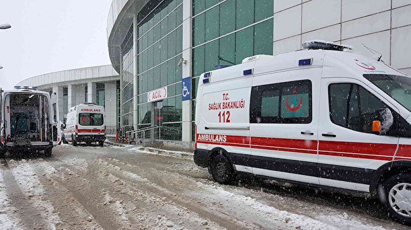 Erzincan’da 5 kişilik aile sobadan sızan karbonmonoksit gazından zehirlendi