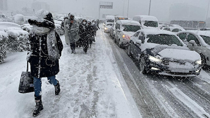 İstanbulda yeni kısıtlamalar? Üniversiteler ne zaman açılacak? İdari izinler uzatıldı mı?
