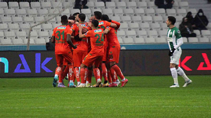 Alanyaspor yıldızını göndermek üzere: Kulüp ciddi bir kar elde edecek