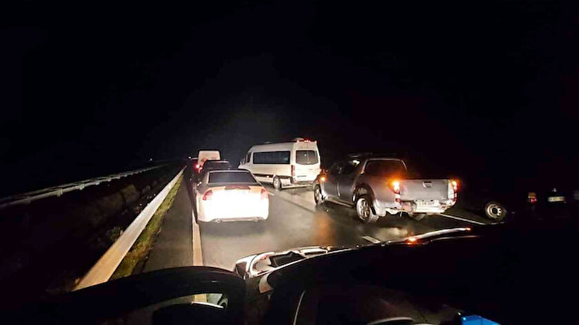 Artvin’de heyelan Karadeniz Sahil Yolunu ulaşıma kapattı