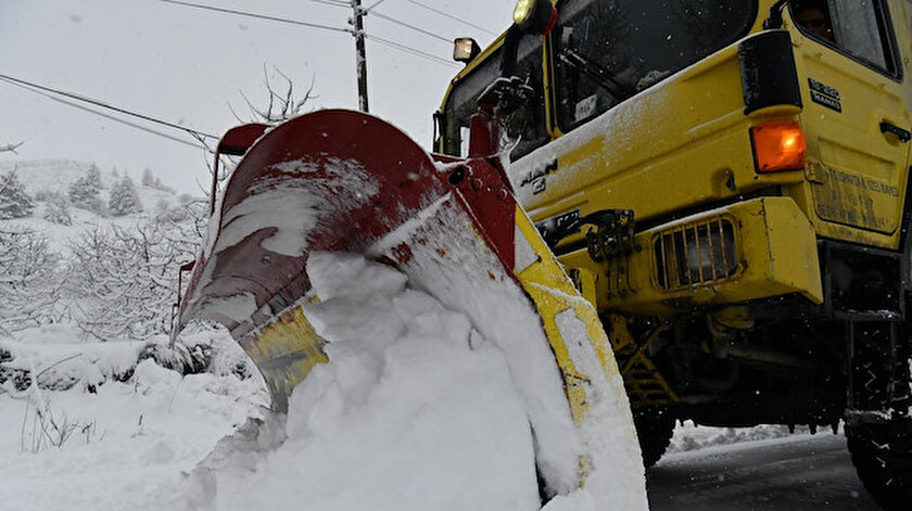 Ispartadaki elektrik kesintilerinin giderilmesi ve karla mücadele çalışmaları sürüyor