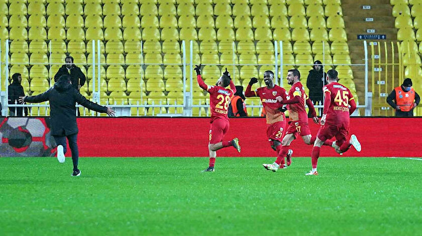 Galibiyet golünü attı, gözyaşlarını tutamadı