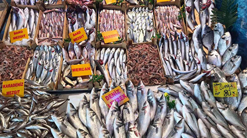 Fırtına bitip balık bollaşınca tezgahlar da doldu taştı