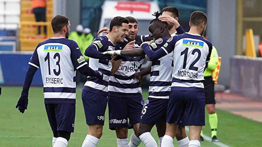 Kasımpaşa Çaykur Rizesporu eli boş gönderdi