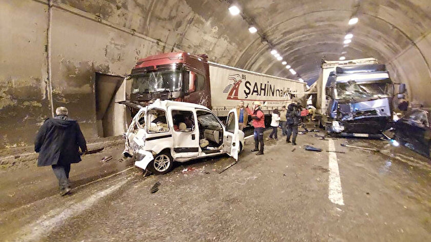 Bolu Dağı Tünelinde zincirleme kaza: İstanbul istikametine ulaşım kapandı
