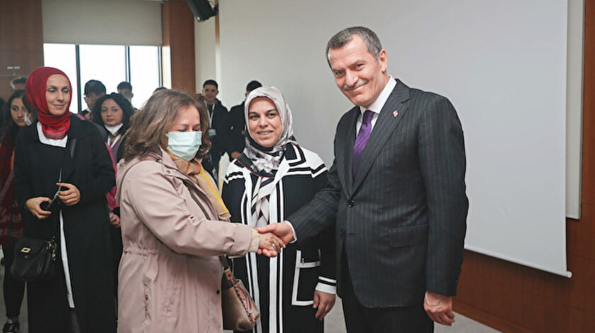Zeytinburnu Belediye Başkanı Arısoya Erasmus öğrencilerinden ziyaret
