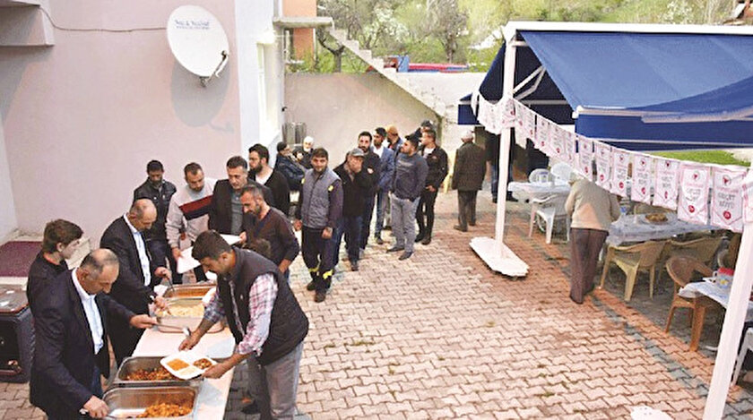 Bu köyden iftarsız Geçit yok