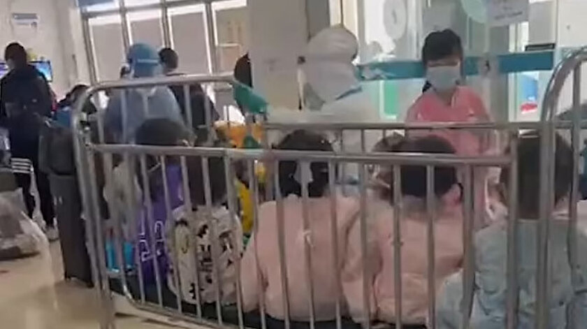 Şanghayda karantina boyutu artıyor: Aileler çocuklarından ayrılacak