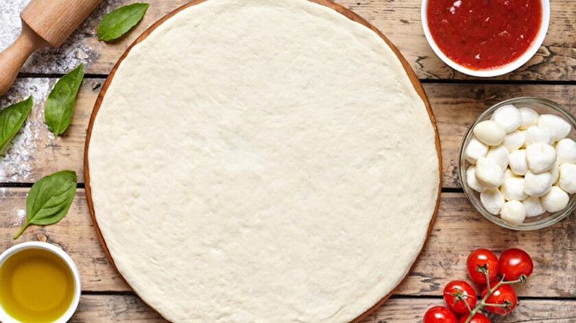 Pizza hamuru nasıl yapılır? Pizza hamuru tarifi: Pizza hamuru malzemeleri, kalorisi, pişirme süresi ve yapılışı 