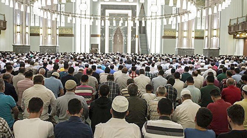 2 Mayıs il il Ramazan bayramı namaz saatleri: Bayram namazı saat kaçta kılınacak? (Diyanet)