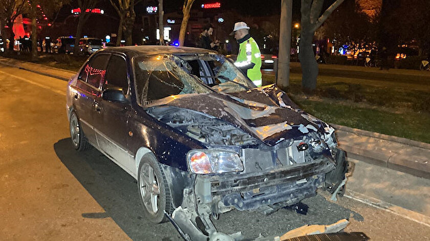 Konyada otomobilin çarptığı iki genç hayatını kaybetti