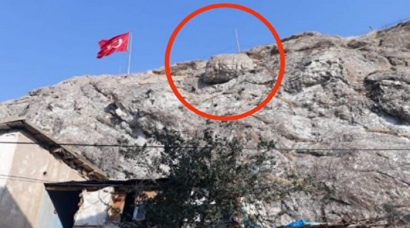Dev kaya evin üzerine düştü: Canlarını zor kurtardılar