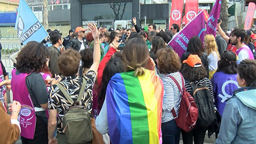 LGBT sapkınları polise zor anlar yaşattı: Maltepede 1 Mayıs miting alanı girişinde gerginlik
