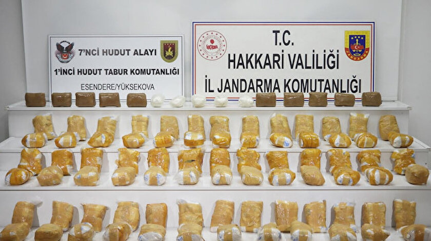Hakkarinin Yüksekova ilçesinin İran sınırında altı çuval içerisinde 94 kilogram eroin bulundu