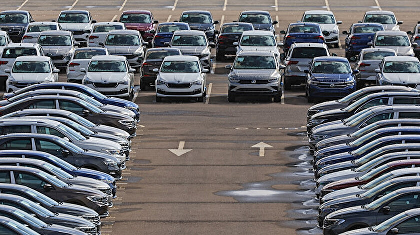 Yaptırımlar etkisini gösteriyor: Rusyada otomobil satışları çakıldı