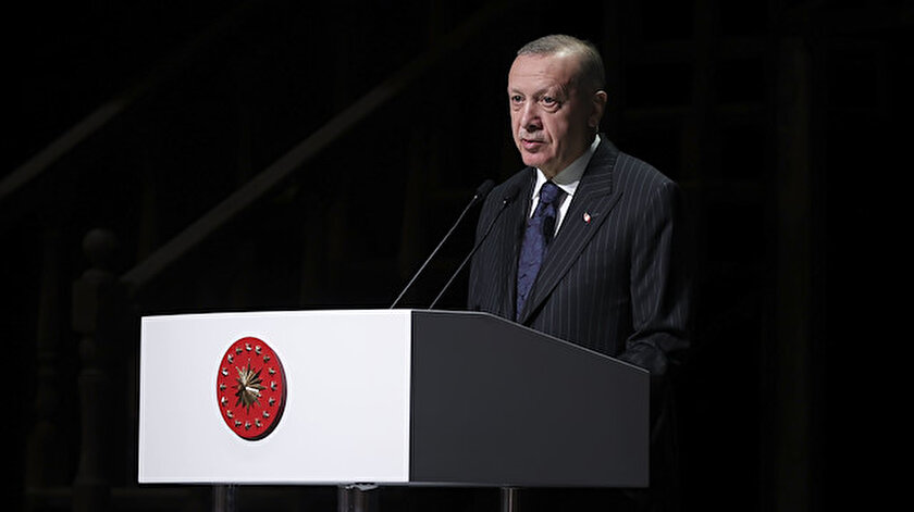 Cumhurbaşkanı Erdoğan: Kalabalıklar içinde tek kalsak da mücadele vereceğiz  