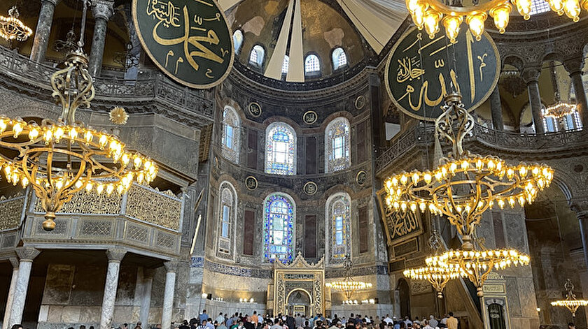 Necip Fazıl Kısakürekin vefat yıl dönümünde Ayasofya-i Kebir Camii Şerifinde hatim duası yapıldı