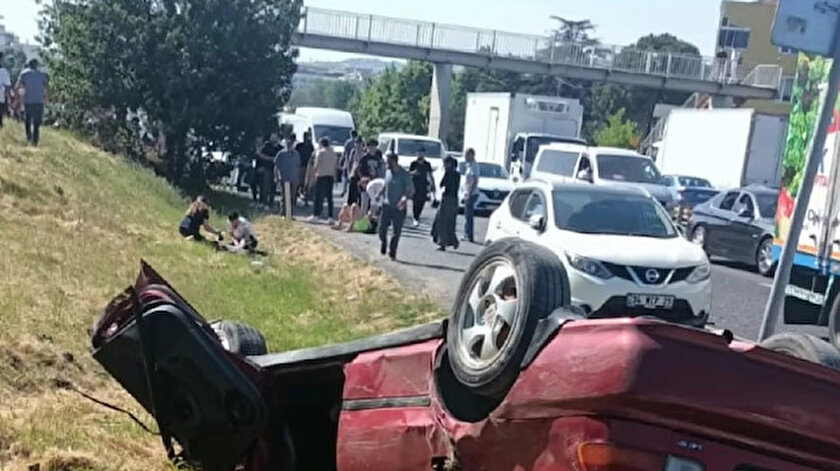 Kumburgaz'da otomobil durağa girdi: 1 ölü - Yeni Şafak