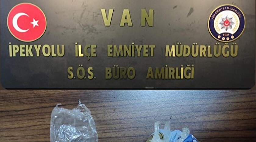 Van’da ‘torbacı’ diye tabir edilen sokak satıcılarına yönelik düzenlenen operasyonda 17 şüpheli hakkında işlem