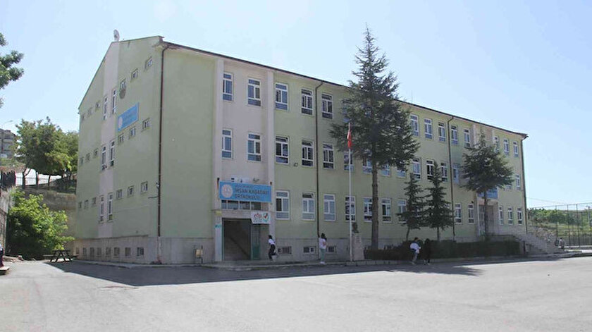Konyada nefes borusuna şeker kaçan öğrenciyi öğretmeni kurtardı