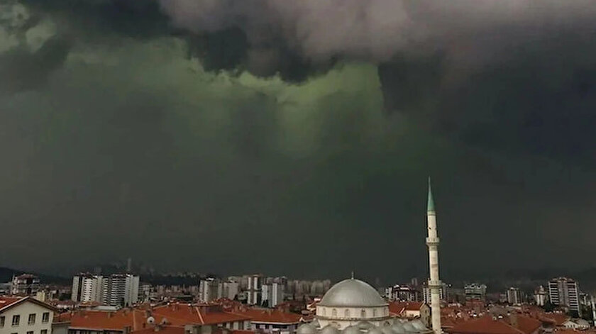 Ankara'da gizemli yeşil bulutlar: Meteoroloji'den açıklama geldi, sebebi  belli oldu - Yeni Şafak