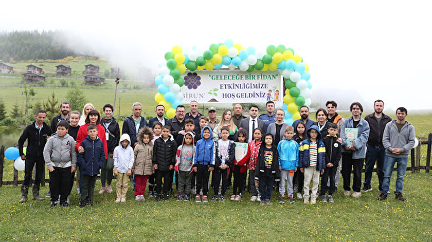 Giresunda öğrenciler 1800 rakımdaki tabiat parkında fidan dikti