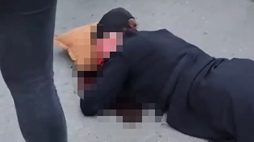 Küçükçekmecede feci kaza: Dolmuş anne ve çocuğuna çarptı