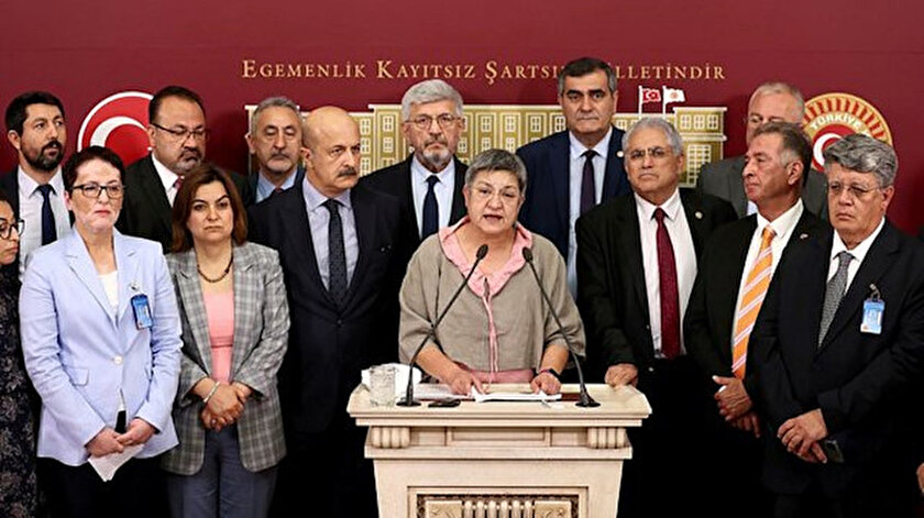 HDP ve CHPli vekillerden ortak provokasyon: Terörist başı Öcalana özgürlük isteyen Fincancıyı Meclise kaçak soktular