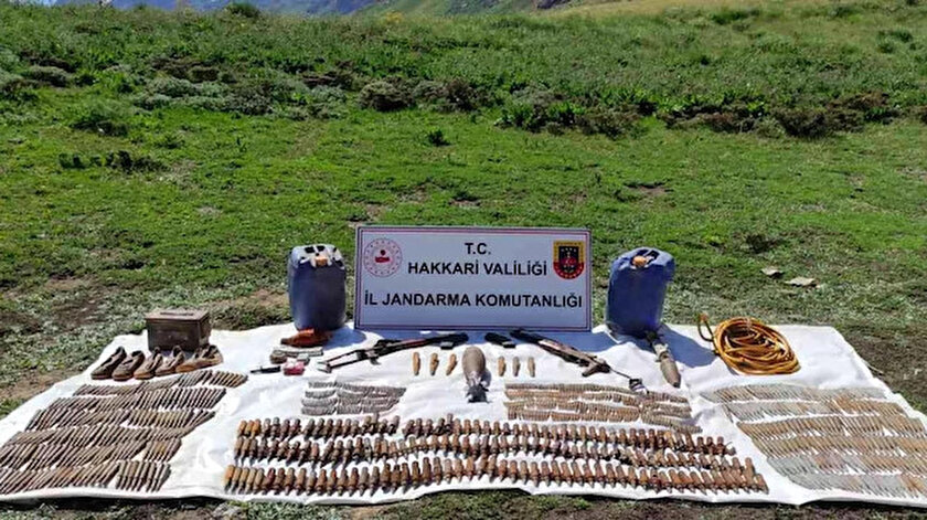 Hakkarinin Şemdinli ilçesinde PKKya yönelik operasyonda patlayıcı düzeneği ve çok sayıda mühimmat ele geçirildi