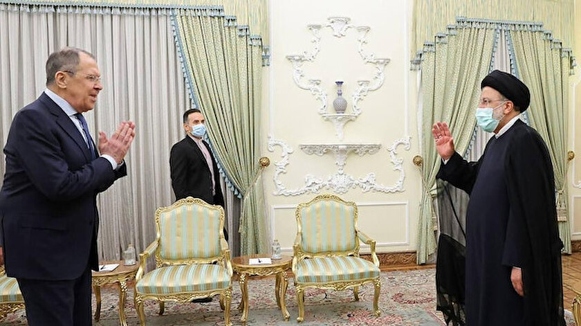 Rusya Dışişleri Bakanı Lavrov Tahranda İran Cumhurbaşkanı ile görüştü