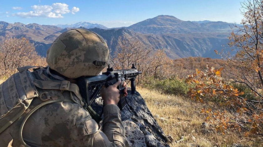 Üç PKKlı terörist daha ikna yoluyla teslim oldu
