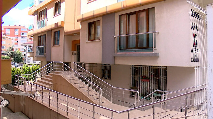 Süpürgenin sesinden rahatsız oldu: 40 yıllık eşini kablosuyla boğdu
